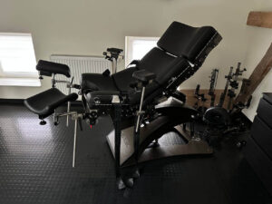 Boomer in einem Berliner Raum